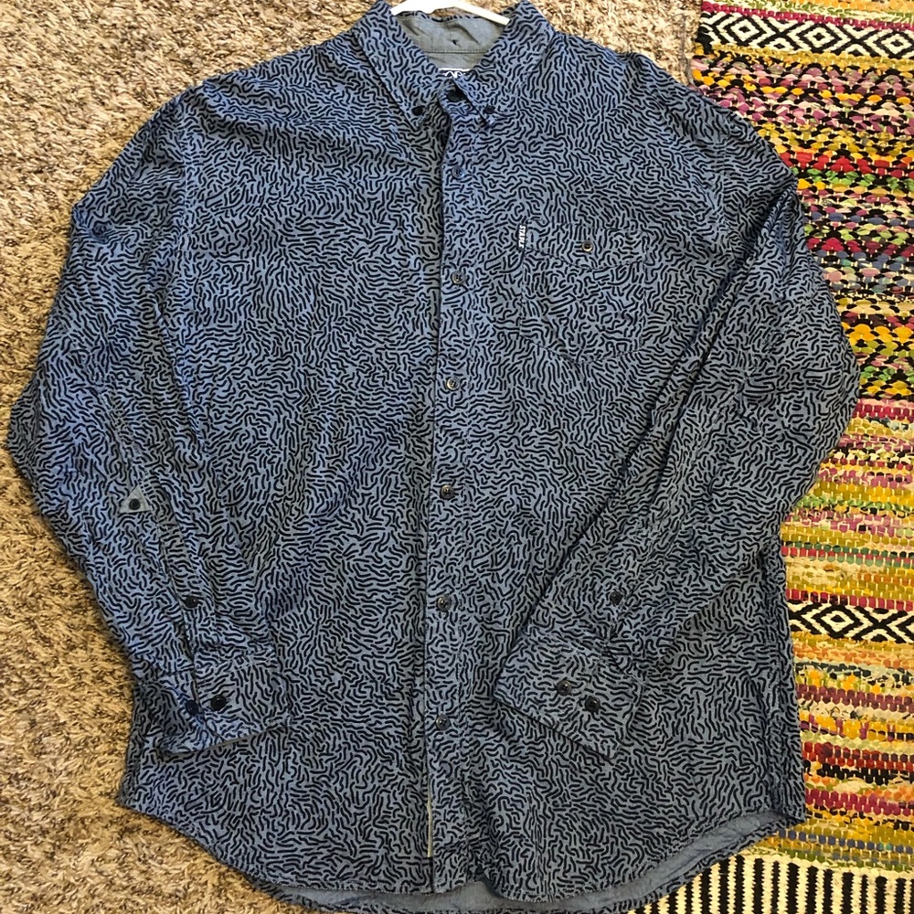 Staple long sleeve patterned button down
